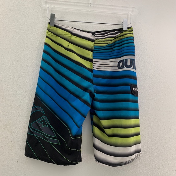 Quicksilver board shorts. Size tag unreadable. - Picture 4 of 16